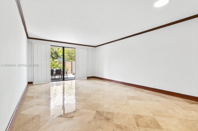 Building Photo - 251 Crandon Blvd