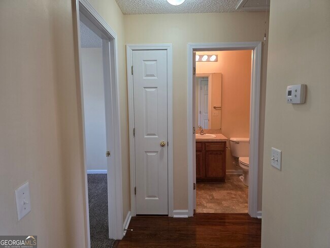 Building Photo - 101 Mossy Oak Dr