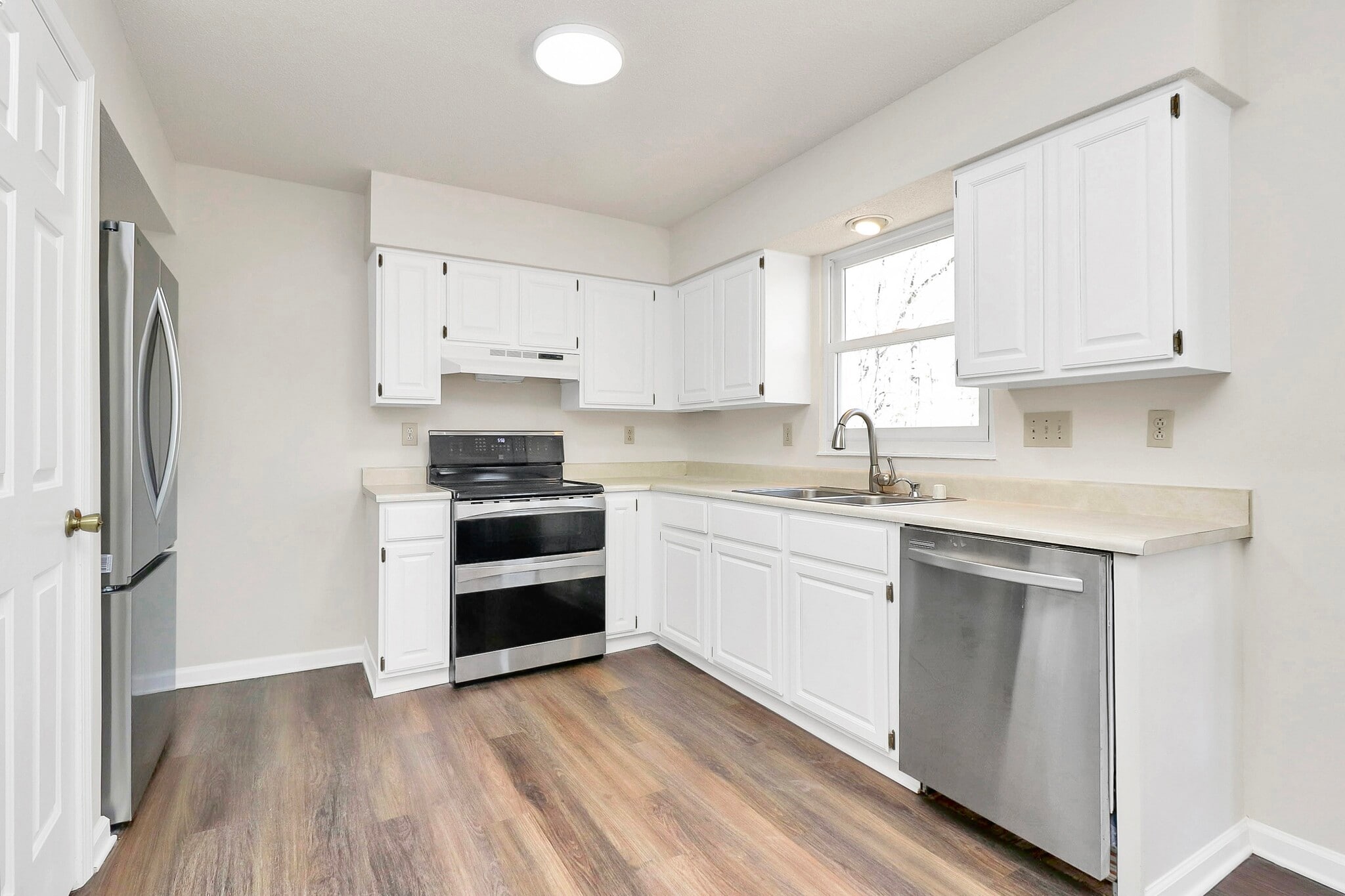 Building Photo - 7737 Batavia Ln