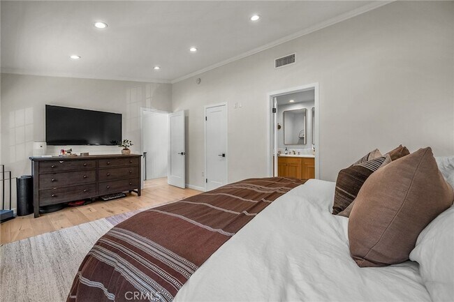 Building Photo - 17152 Escalon Dr