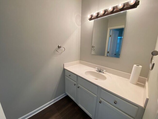 Building Photo - Beautiful Brick Home in Mt Juliet - Pet Fr...