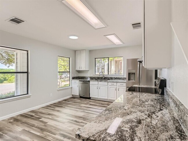 Building Photo - 1520 Curameng Cove