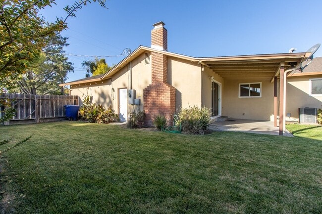 Building Photo - Coming soon! 3 Bedroom 2 bath in Modesto.