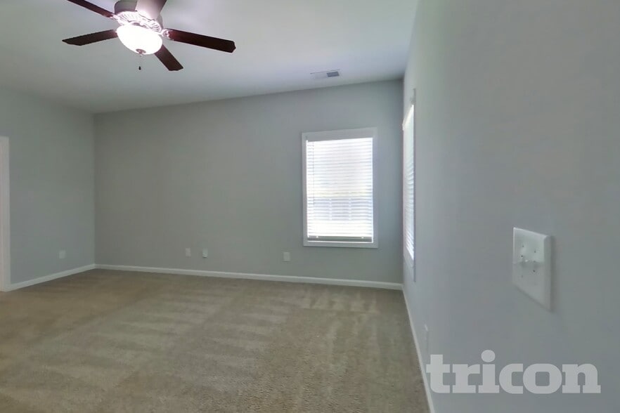 Building Photo - 729 W Coker Way