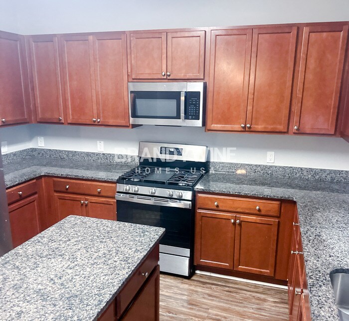 Building Photo - 2585 Kolb Manor Cir SW