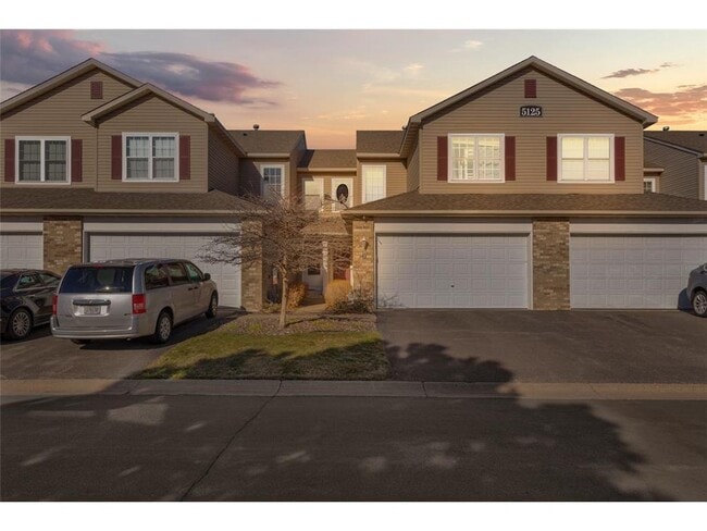 Building Photo - 5125 Holly Ln N