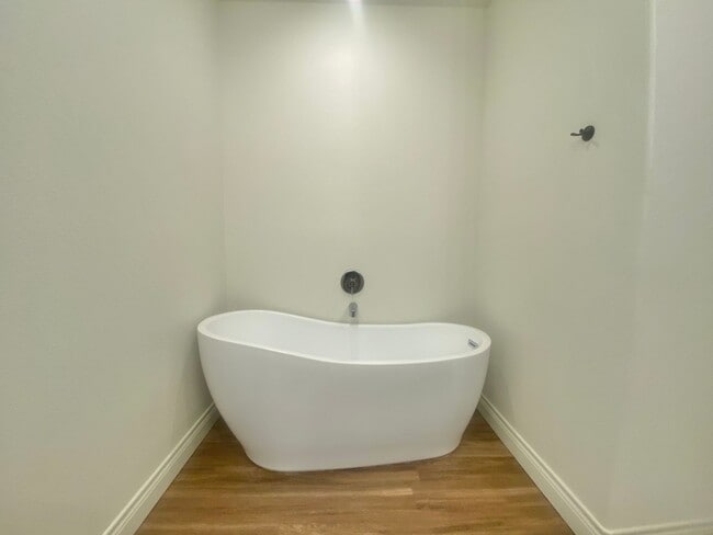 Building Photo - Now available in Cooper - 4 bed 3 bath 2 c...