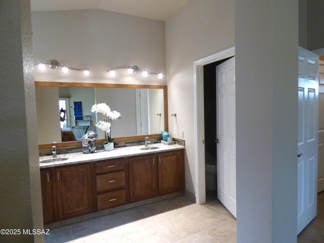 Building Photo - 14274 N Trade Winds Way