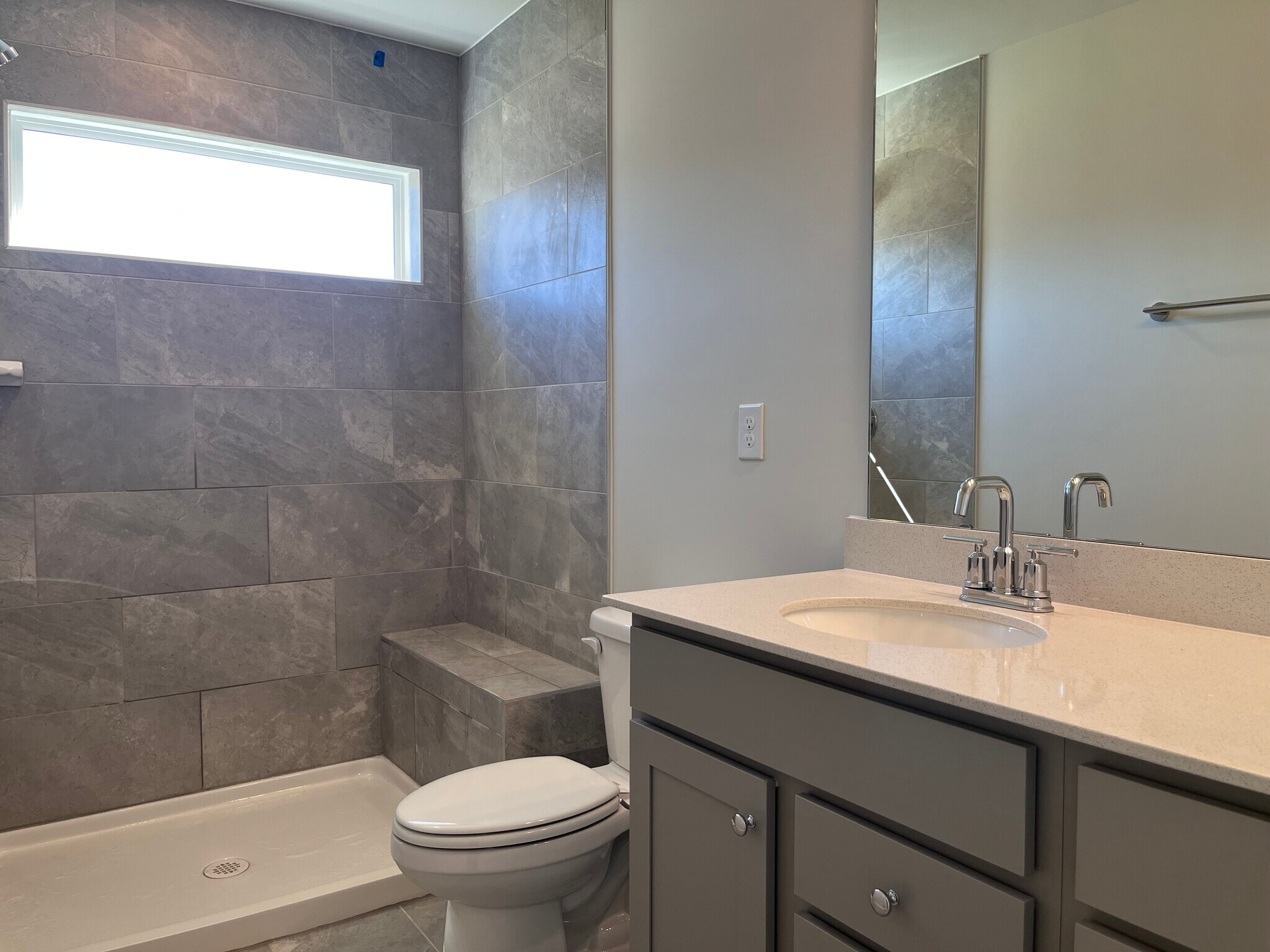 Building Photo - 2811 Farmhouse Dr