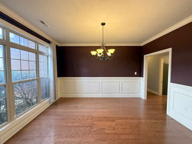 Building Photo - 118 Crystal Lake Dr