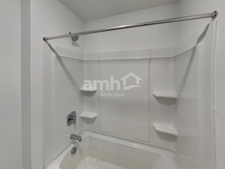 Building Photo - 12532 W Flynn Ln