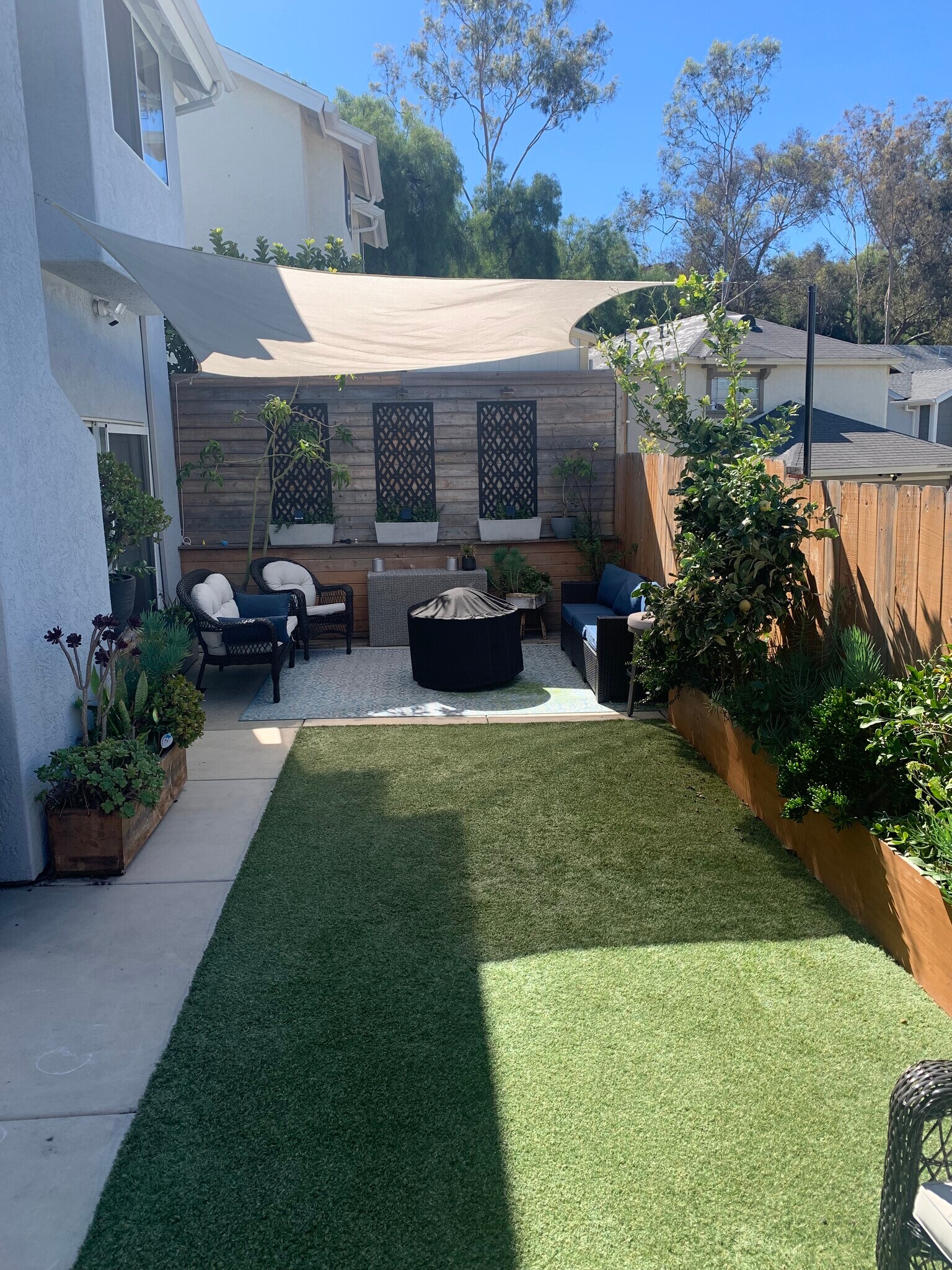 Building Photo - 2406 Maravilla Way