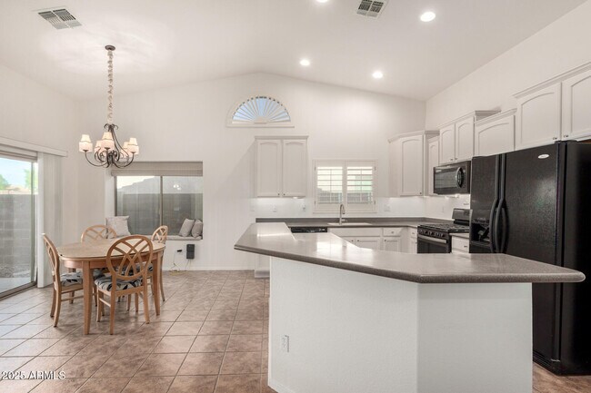 Building Photo - 44087 Granite Dr