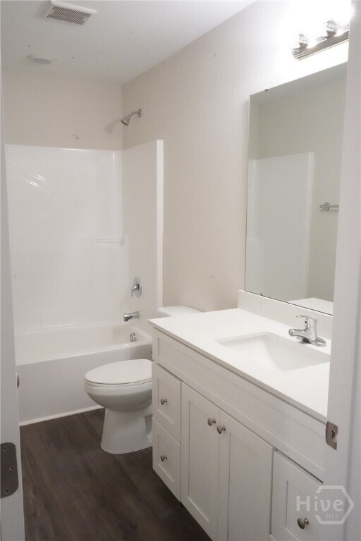 Building Photo - 270 Cromer St
