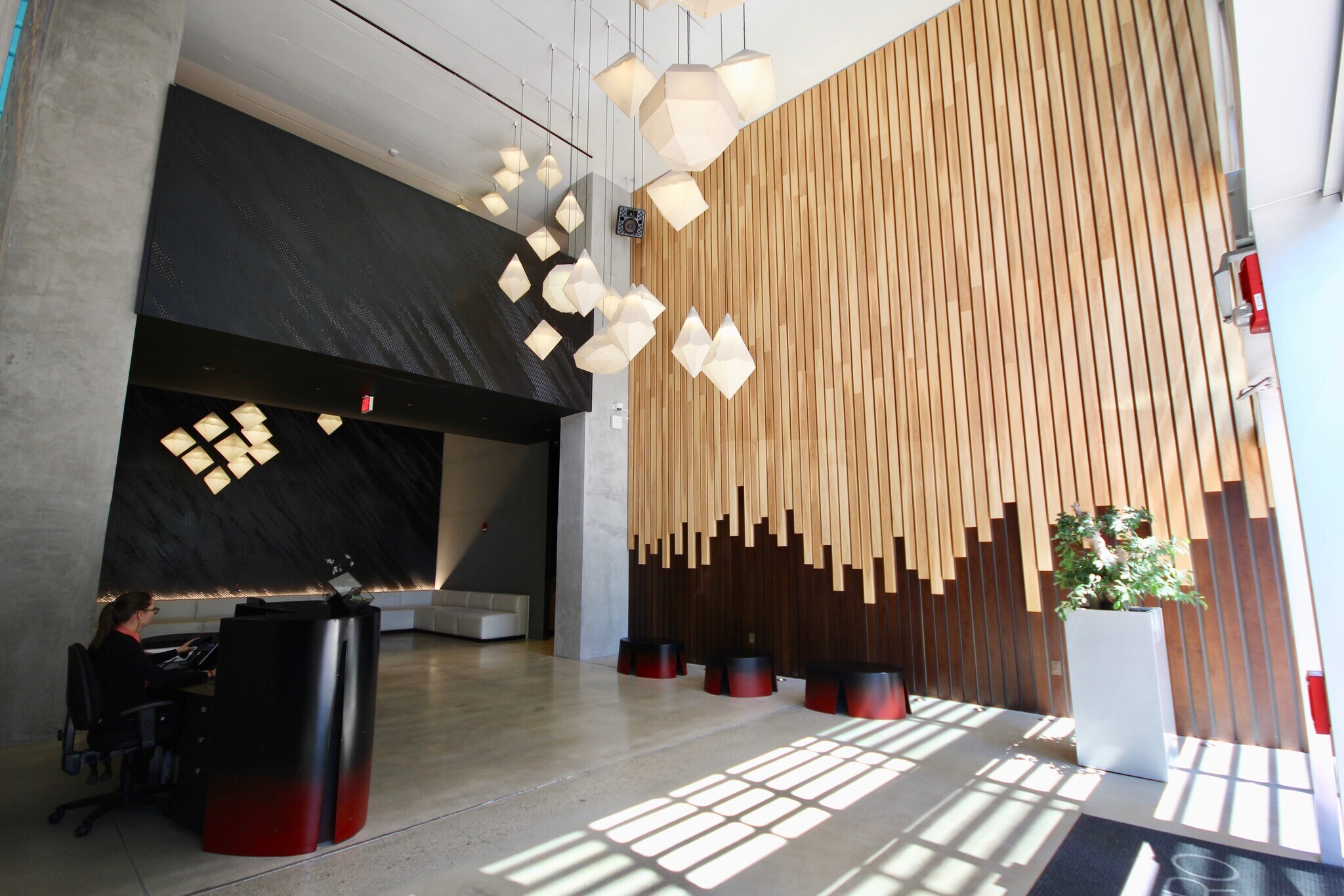 Lobby Conscierge 24 Hours - 151 SE 1st St