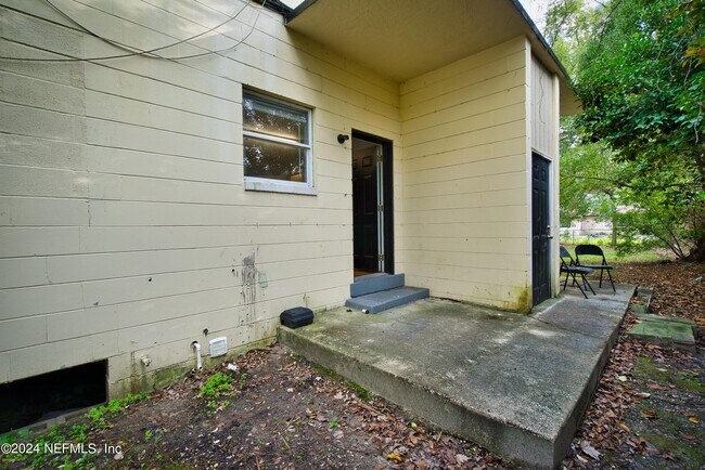 Building Photo - 2036 Inwood Terrace