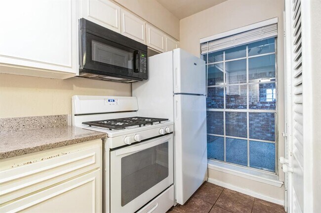 Building Photo - 7920 Rockwood Ln