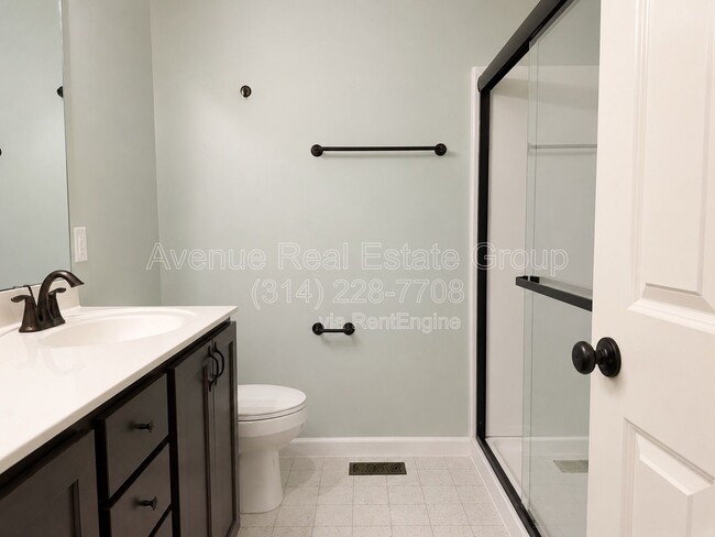 Building Photo - 1016 Westlake Village Dr