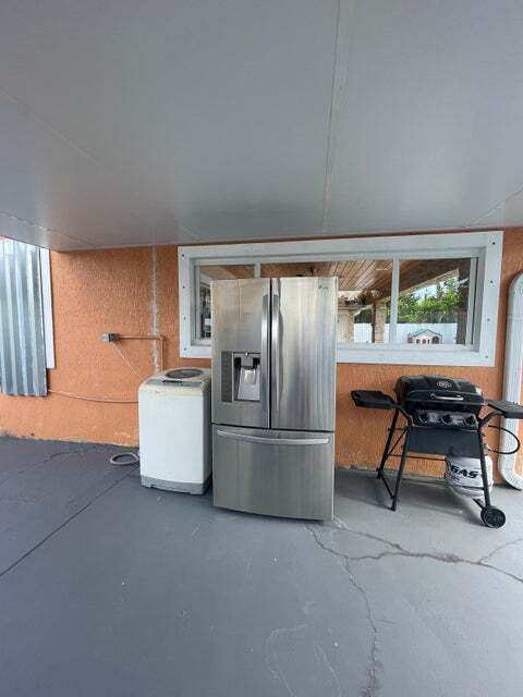 Building Photo - 584 Vossler Ave