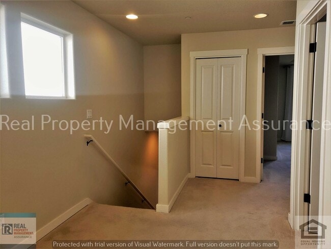 Building Photo - 28857 SW Geneva Loop