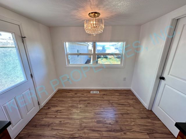 Building Photo - Charming 3-Bedroom Retreat in Estacada – Spacious 1,370 Sq Ft Haven!