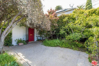 Building Photo - 507 9th St