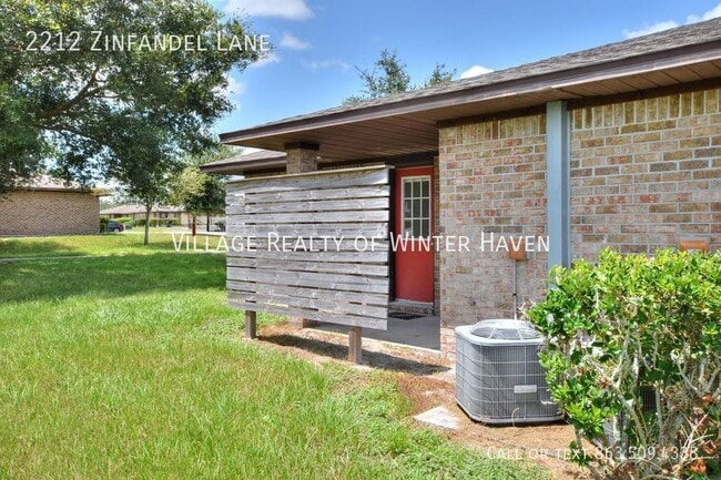 Building Photo - Julian Hills Apartments: Your Oasis in Eag...