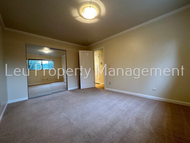 Building Photo - 1098 Cindy Ct