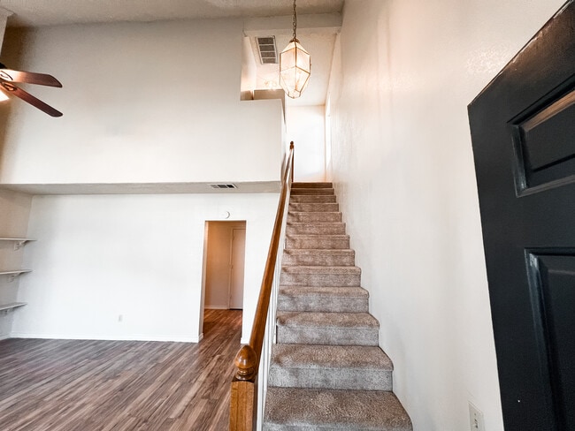 Building Photo - 1504 Beach Ln
