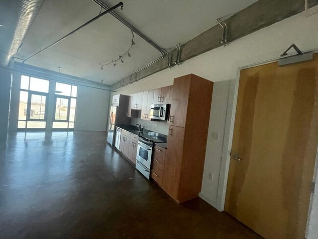 Building Photo - 415 St Pauls Blvd