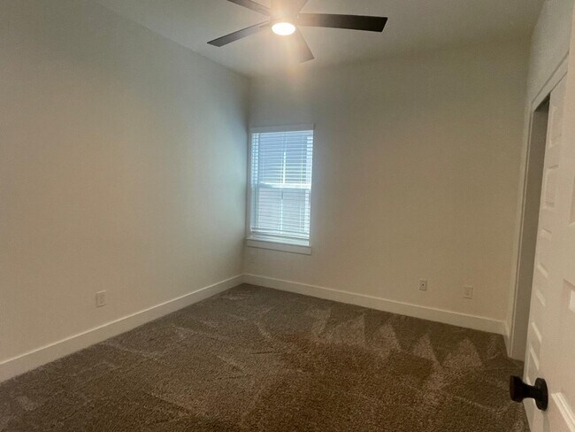 Building Photo - 16539 Oasis Glade Dr