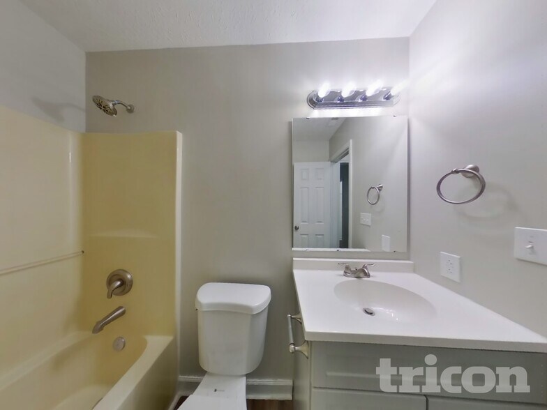 Building Photo - 3942 Jason Ave