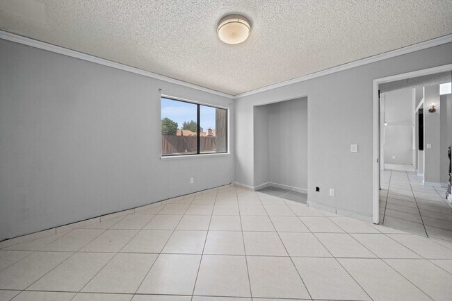 Building Photo - 5135 Pacifica Ave