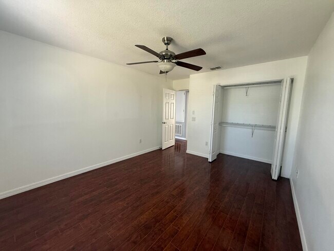 Building Photo - 1925 SW Libra Ln