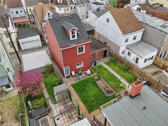 Building Photo - 431 Cedarville St