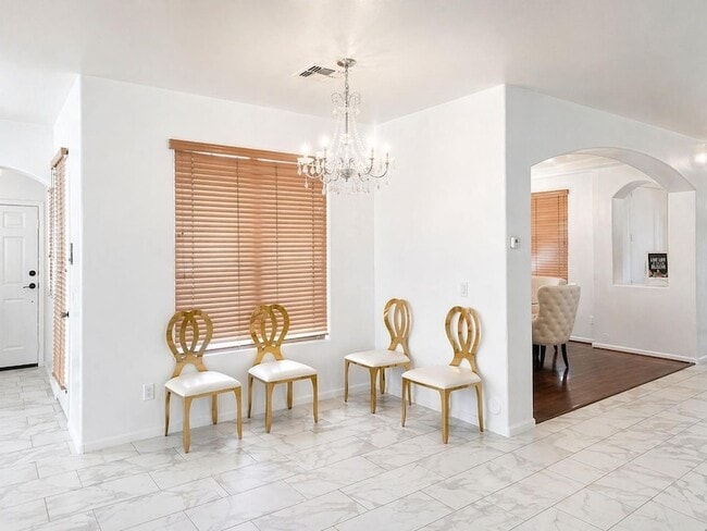 Building Photo - 8611 S 45th Glen