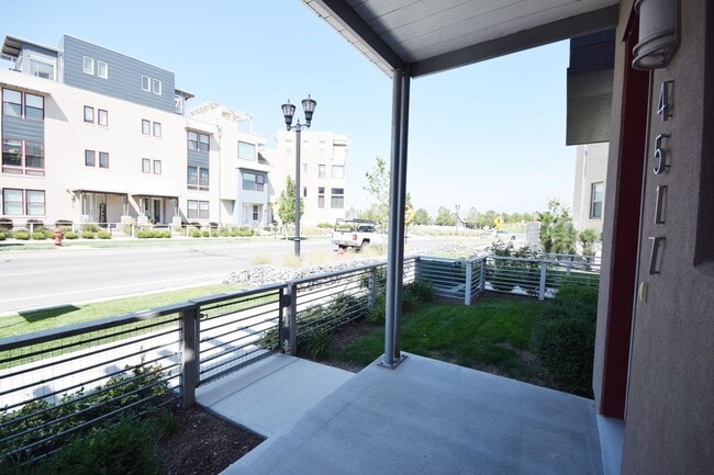 Building Photo - 4517 Daybreak Rim Way