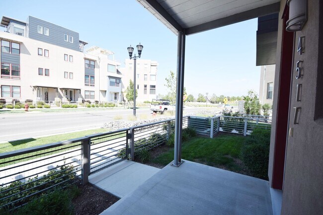 Building Photo - Grames-Daybreak