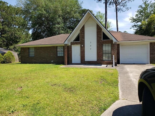 Primary Photo - 307 Nottingham Way