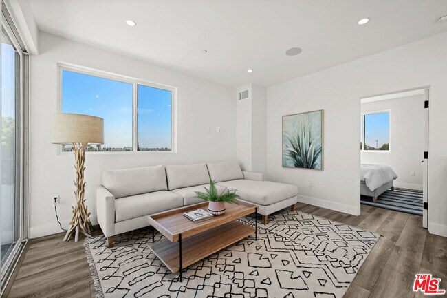 Building Photo - 1959-1952 Preuss Rd