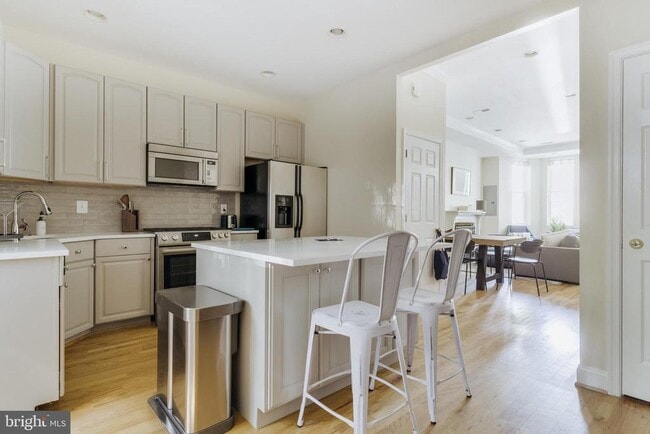 Building Photo - 330 11th St SE