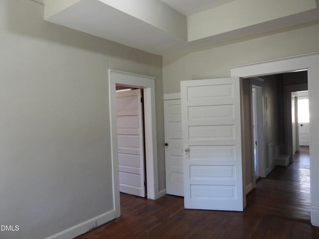 Building Photo - 483 W Salisbury St