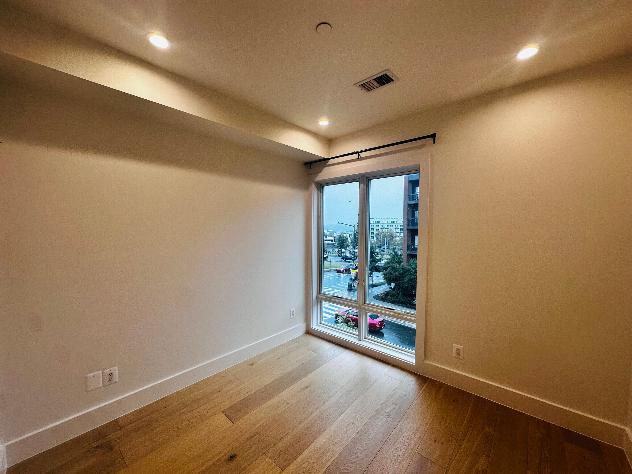 Building Photo - 1658 K St NE