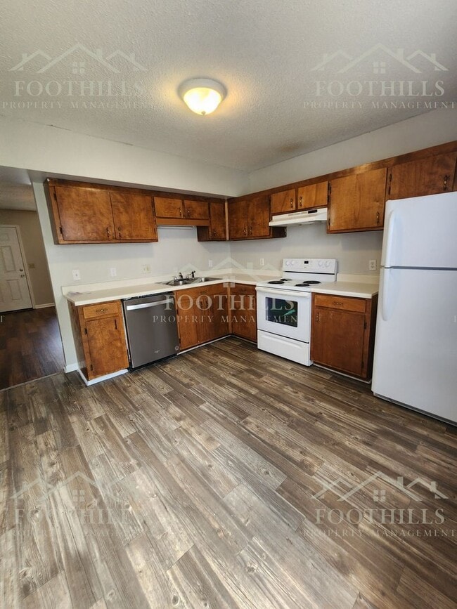 Building Photo - 108 Woodland Dr