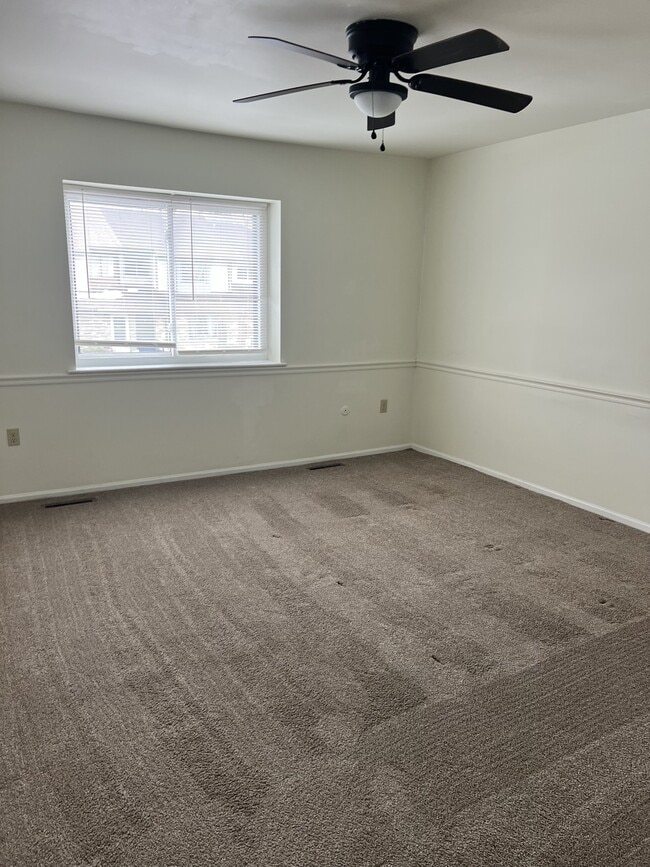 Building Photo - 18 Cedar Creek Ct