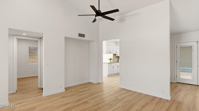 Building Photo - 15221 North 42nd Pl