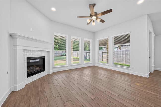 Building Photo - 232 W Netleaf Ct