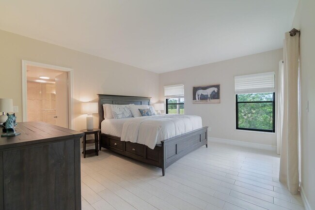 Building Photo - 11355 Pond View Dr