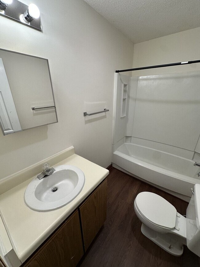 Building Photo - 3525 Ivy Commons Dr
