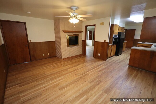 Building Photo - 3-Bedroom 1.5-Bathroom house in Stayton, OR